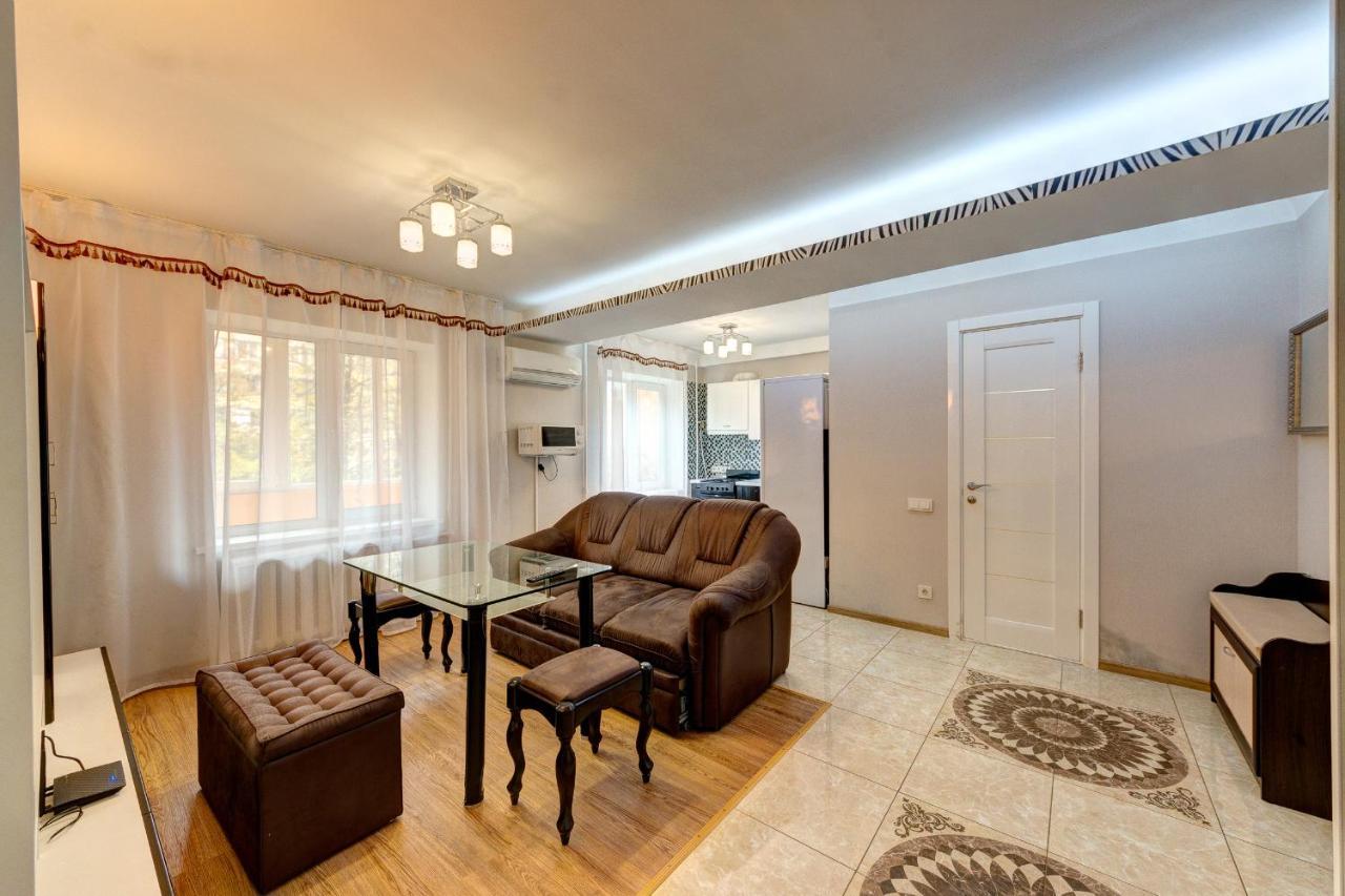 Excellent Apartment Druzhby Narodov Boulevard 3A. Lybedskaya Metro Station Kiev Exterior foto