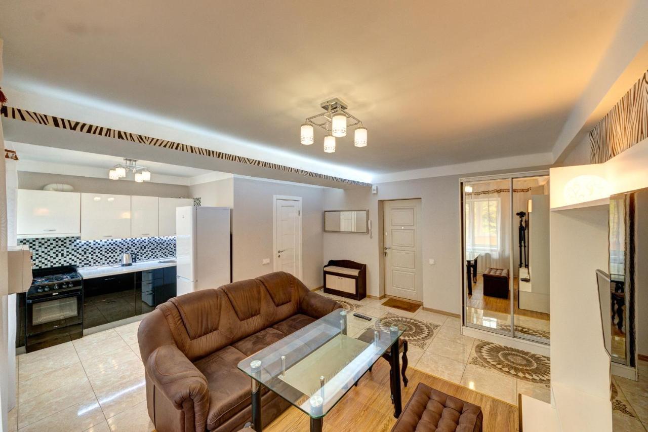 Excellent Apartment Druzhby Narodov Boulevard 3A. Lybedskaya Metro Station Kiev Exterior foto