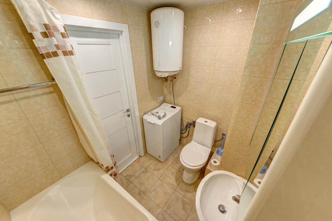 Excellent Apartment Druzhby Narodov Boulevard 3A. Lybedskaya Metro Station Kiev Exterior foto